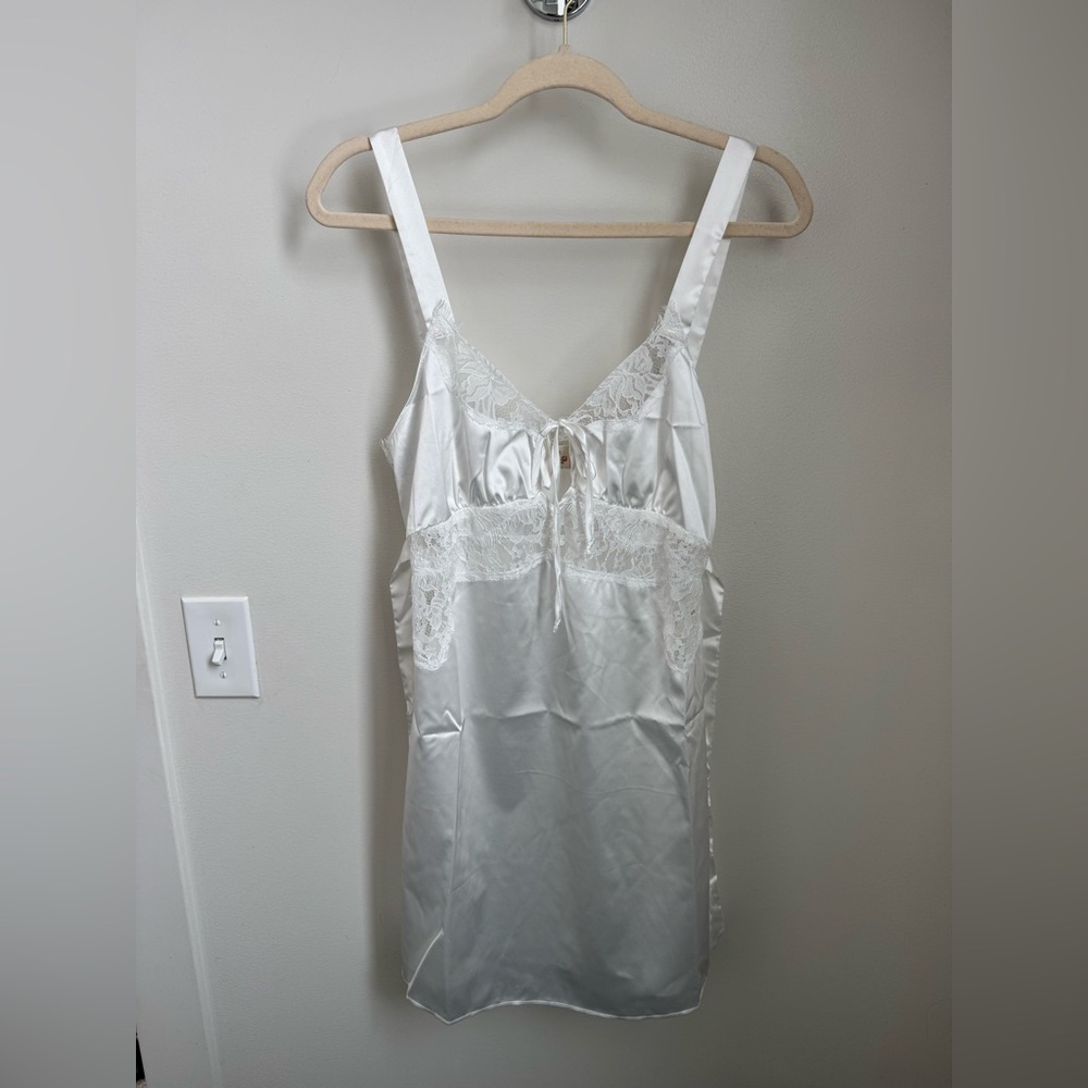 NWT TACH Rina White Satin Lace Chemise